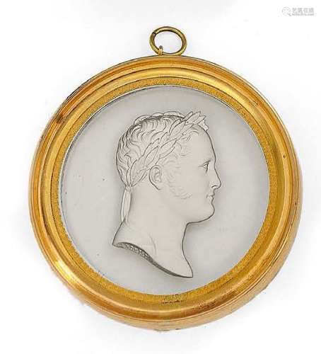 一枚水晶奖章，镶嵌着俄罗斯皇帝沙皇亚历山大一世（1777-1825年）的...