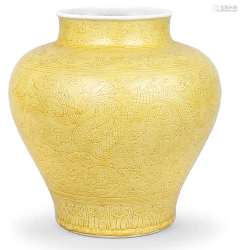 A RARE YELLOW-GLAZED INCISED 'DRAGON' JAR, GUAN Kangxi