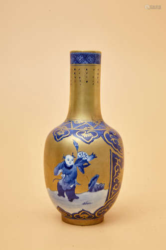 清乾隆 霁蓝描金人物直径瓶