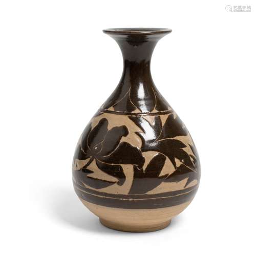 CIZHOU 'SGRAFFIATO' BROWN-GLAZED BOTTLE VASE, YUHUCHUN PING ...