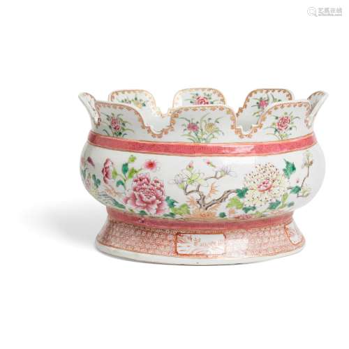 FAMILLE ROSE 'FLOWER' BASIN QING DYNASTY, 18TH-19TH CENTURY