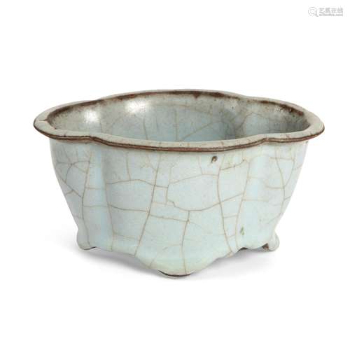 GE-TYPE CRACKLE-GLAZED LOBED WASHER POSSIBLY YUAN TO MING DY...