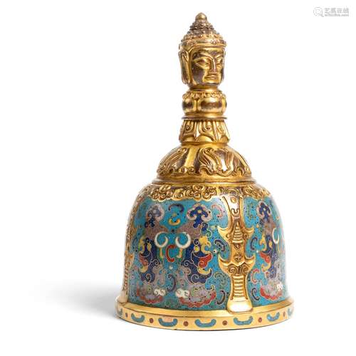 GILT-BRONZE AND CLOISONNÉ ENAMEL GHANTA QING DYNASTY, 18TH-1...