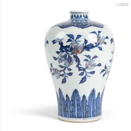 BLUE AND WHITE AND UNDERGLAZED RED 'MEIPING' VASE