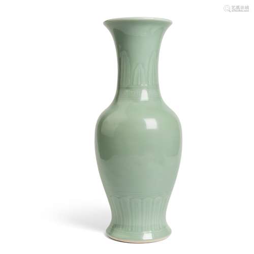 CELADON-GLAZED YEN YEN VASE QING DYNASTY, 18TH-19TH CENTURY