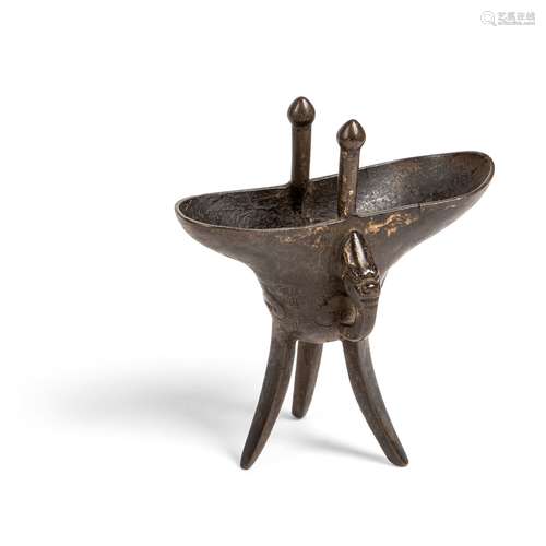 BRONZE TRIPOD RITUAL WINE VESSEL, JUE MING TO QING DYANSTY, ...