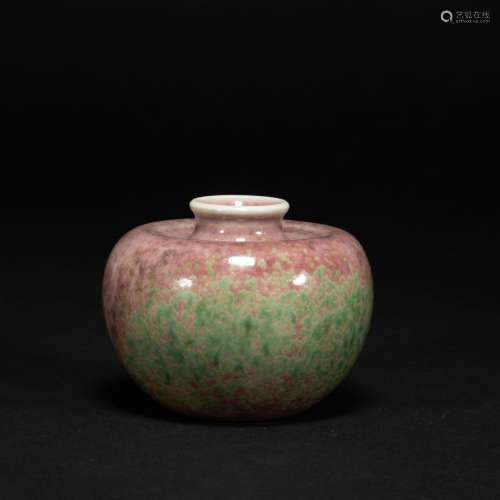 Bean green water drop jar Qing Dynasty