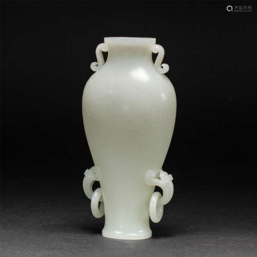 The first bottle of Hetian jade beast in Qing Dynasty