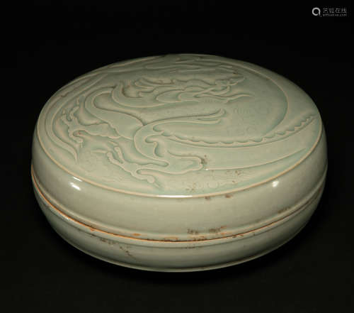 Celadon box with dragon pattern cover Song Dynasty