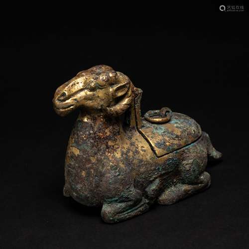 Bronze sheep-shaped ornaments Han Dynasty