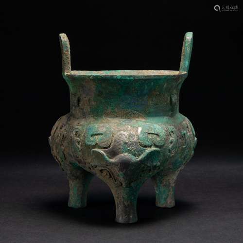 Three-legged cadmium made of copper in the Han Dynasty