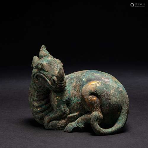 Bronze animal head ornaments in the Han Dynasty