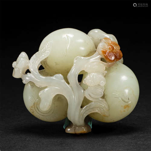 Hetian Jade Shou Peach-shaped Hand-Playing Pieces in Qing Dy...