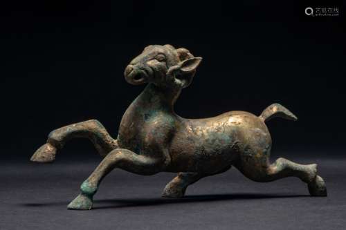 Bronze sheep-shaped ornaments Han Dynasty