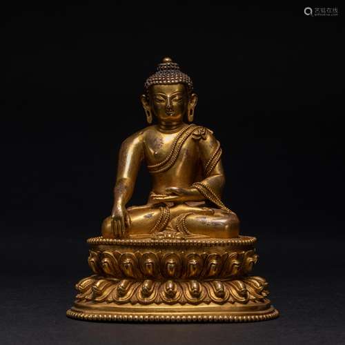 Gilt bronze statue of Sakyamuni in the Qing Dynasty