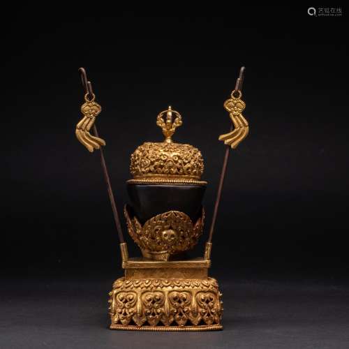 A gilt bronze soul-inspiring artifact in the Qing dynasty