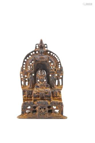83-印度-20世纪耆那教的青铜小碑，有金漆的痕迹，吉娜坐在中间的天...
