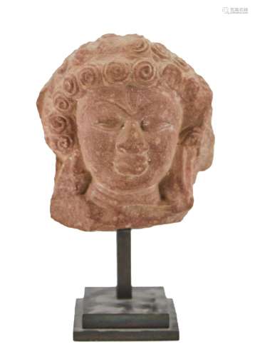 95-印度，马图拉-GUPTA时期，4/6世纪粉红色的砂岩神像，眼睛半闭，浓...