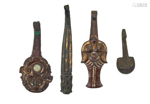 108-中国-战国时期（公元前480-221年）。四个有镀金痕迹的青铜纤维素...