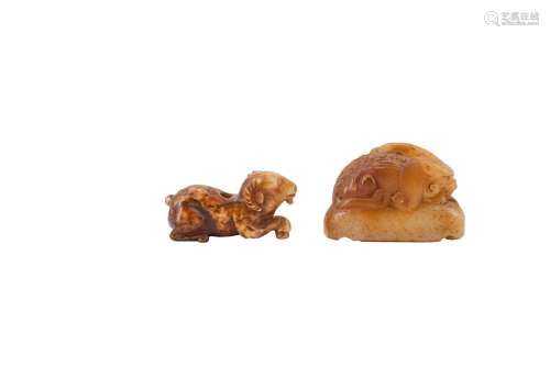 116-CHINA一个硬玉奇美拉和一个棕色软玉公羊。高2,5和3,5厘米
