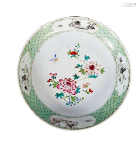 140-中国，印度公司。一个圆形的硬瓷花盆，上面装饰着粉红色的花朵。...