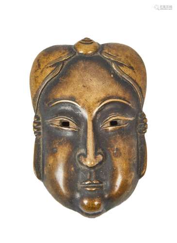 161-日本 - 明治时期 (1868 - 1912)一个年轻女性头部形状的小铜盒...