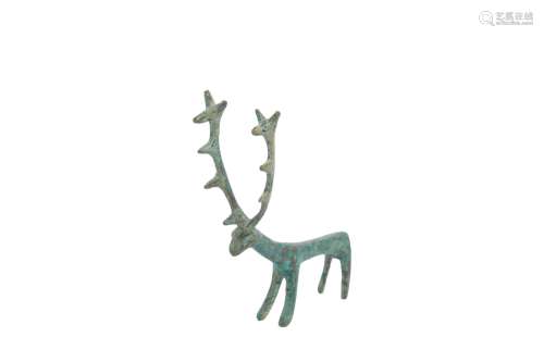 225-鹿形状的Pendeloque带有光滑绿色铜锈的青铜器伊朗北部，Tepe ...