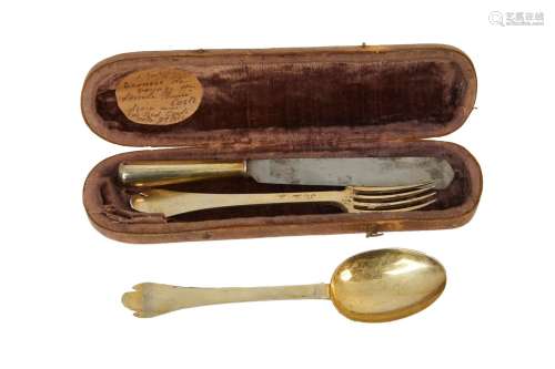 272-Vermeil旅行者餐具，包括一个叉子，一个勺子，一把刀（银色的刀刃...