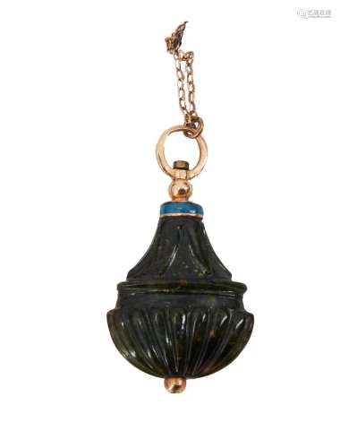 274- 金、珐琅彩和蛇纹石吊坠，有扁平的花瓶装饰19世纪高：4.3厘米毛...