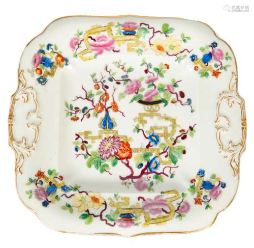 309-巴黎，雅各布-佩蒂特：四角硬瓷盘，多色chinoisant装饰。背面有蓝...