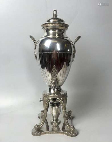 镀银金属的SAMOVAR，其炉子为帝国风格 高度45厘米