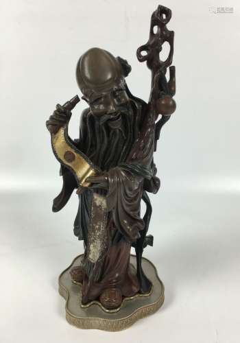 中国 大型雕漆木俑，代表寿老，一手拿着他的虬龙棍，上面悬挂着卡巴...