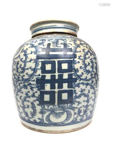 中国 青花瓷姜罐，饰以莲花。盖子可能被报告了。  19世纪 高度：23厘...
