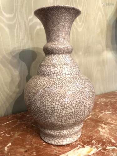 中国 20世纪 裂纹瓷瓶，颈部有折边的花瓶 高度：40厘米 (状况非常好...