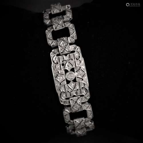 Bracelet semi-articulé , diamants taille ancienne principaux...