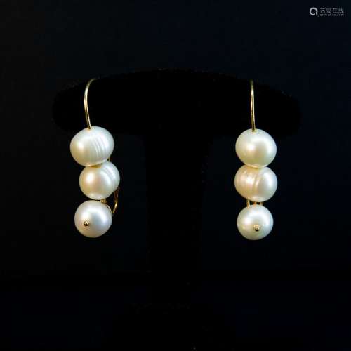 Paire de pendants d'oreilles , perles de culture baroque Poi...