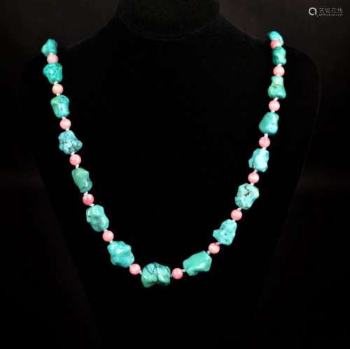 Sautoir  turquoises baroque  et pierres duresL: 110 cm