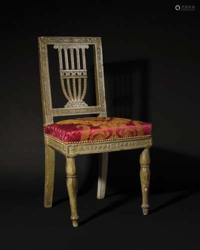 纳波莱昂一世皇帝在丰塔尼堡的小公寓的椅子 浅绿色漆木椅子，直的...