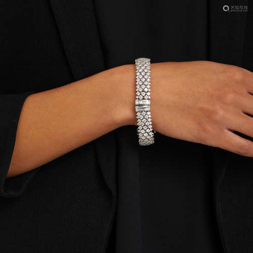 14K WHITE GOLD AND DIAMOND BRACELET