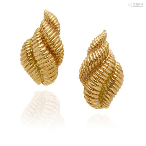 TIFFANY & CO.: PAIR OF 18K GOLD EARCLIPS