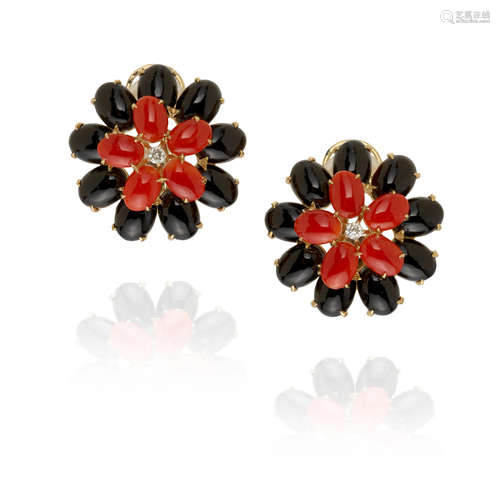 PAIR OF 18K GOLD, CORAL AND BLACK ONYX EARCLIPS