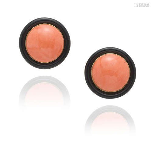 PAIR OF 18K GOLD, CORAL AND BLACK CORAL EARCLIPS