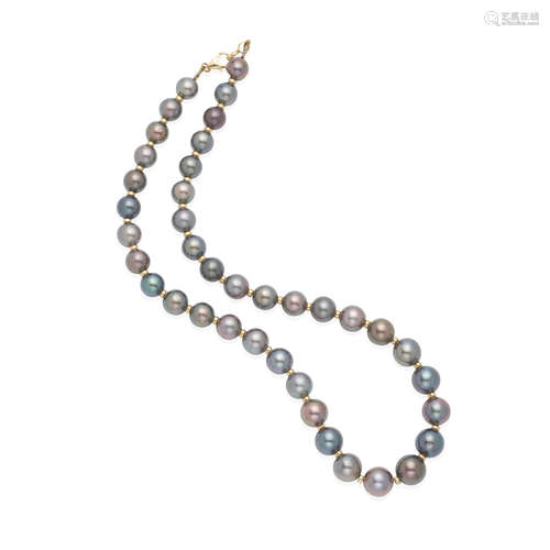 18K GOLD AND CULTURED PEARL NECKLACE