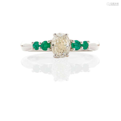 18K WHITE GOLD, DIAMOND AND EMERALD RING