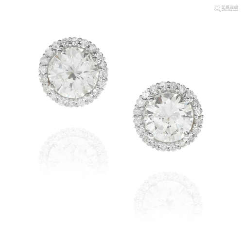 PAIR OF 18K WHITE GOLD AND DIAMOND STUD EARRINGS