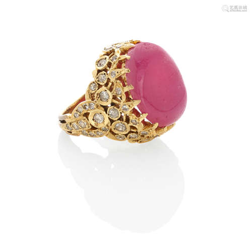 18K GOLD, RUBY AND DIAMOND RING