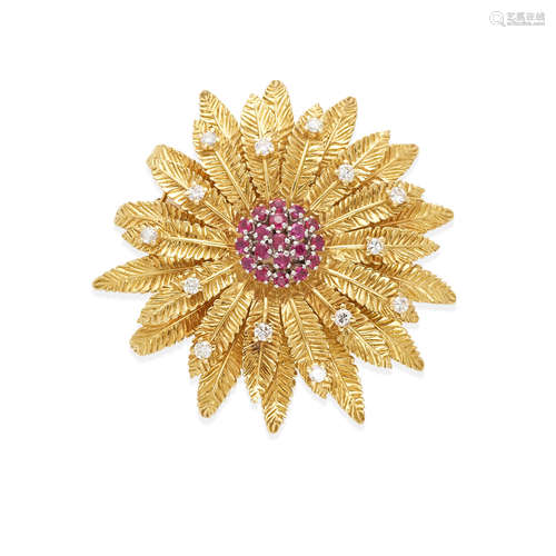 18K GOLD, RUBY AND DIAMOND FLOWER BROOCH, ENGLAND