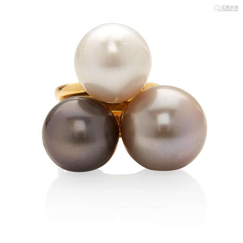 18K GOLD AND CULTURED PEARL RING