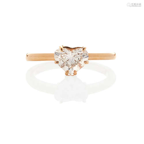 18K GOLD AND DIAMOND SOLITAIRE RING