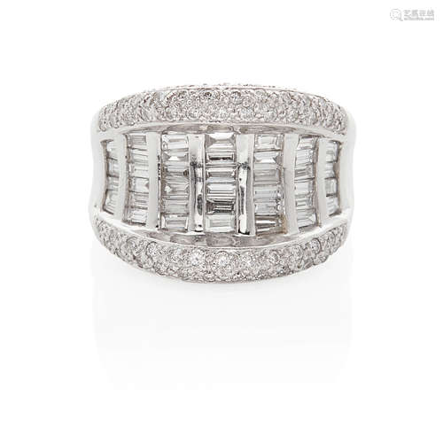 18K WHITE GOLD AND DIAMOND RING